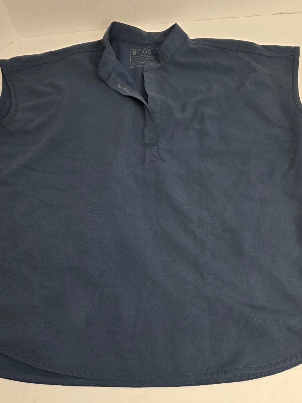 FIGS Women's Navy Rafaela Oversized Scrub Top Size Small